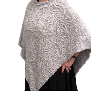 Women’s Pinklicious Elegant Gray Textured Shaw